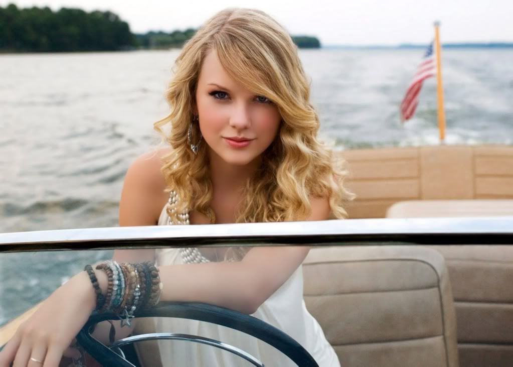 Taylor Swift Enchanted Dress. Taylor-Swift-Blond-Hair-